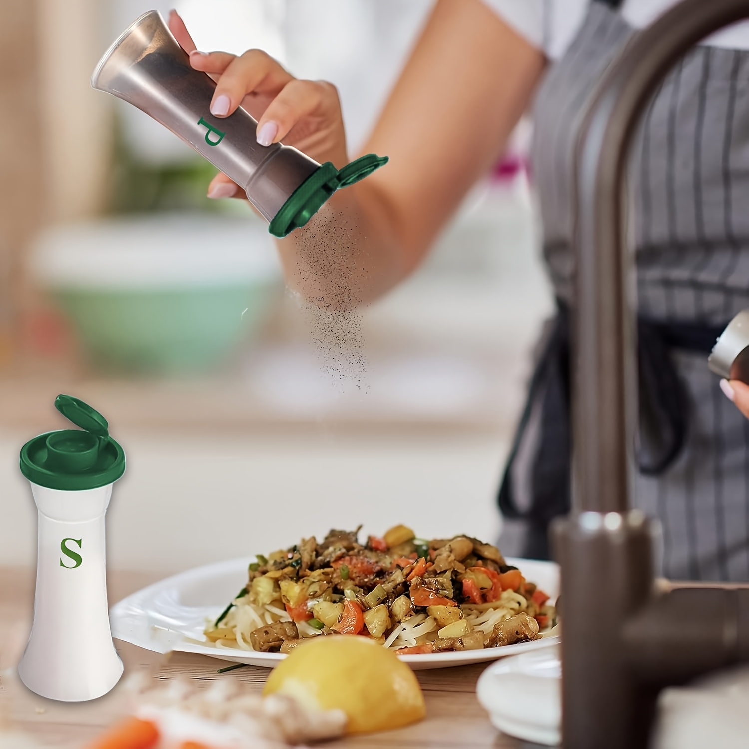 2pcs Large Salt & Pepper Shake - Camping Cooking Kits recension och pris